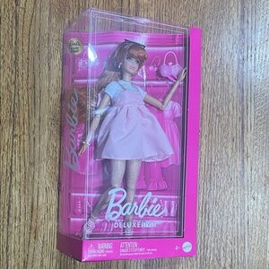 Barbie Deluxe Style Doll in Pink and White